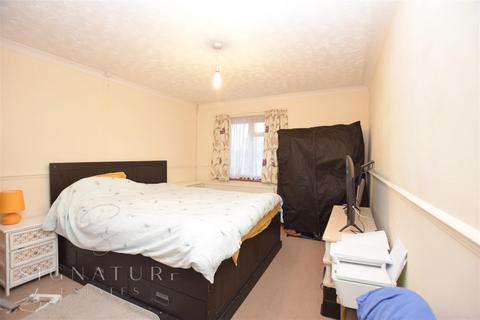 undefined, Monmouth Close, Aylesbury