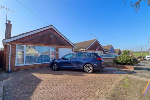 2 bedroom bungalow for sale - Holland on Sea CO15
