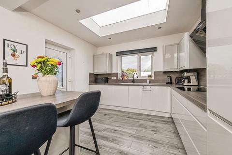 undefined, Kester Road, Batley, WF17