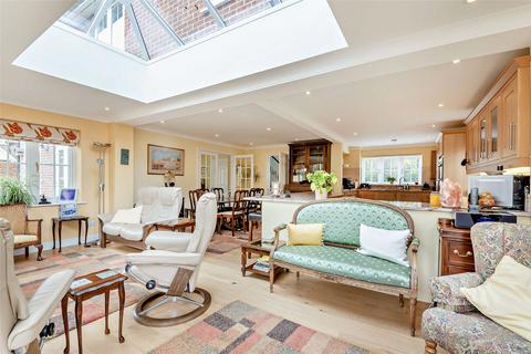 undefined, Heathfields, Chieveley, Newbury, RG20