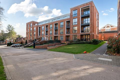 2 bedroom flat for sale, Bedivere House, Fellowes Rise, Winchester, Hampshire,, SO22