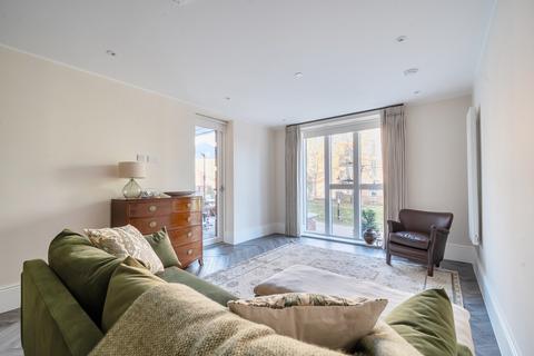 2 bedroom flat for sale, Bedivere House, Fellowes Rise, Winchester, Hampshire,, SO22