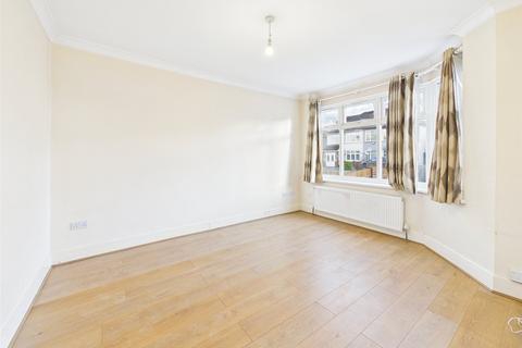 3 bedroom semi-detached house to rent, Rosemary Avenue, Hounslow