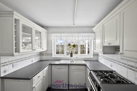 4 bedroom semi-detached house to rent, Fern Drive, Taplow, SL6