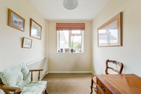 2 bedroom bungalow for sale, Clearmount Drive, Charing, Ashford, Kent, TN27
