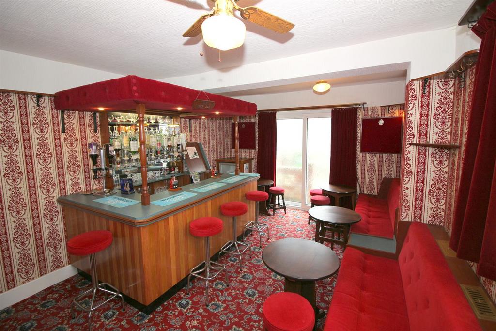 Lounge bar