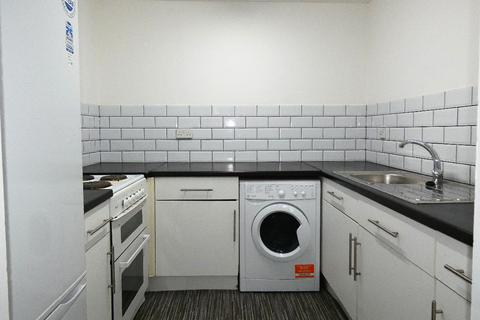 2 bedroom apartment to rent, Swinnow Close, Leeds