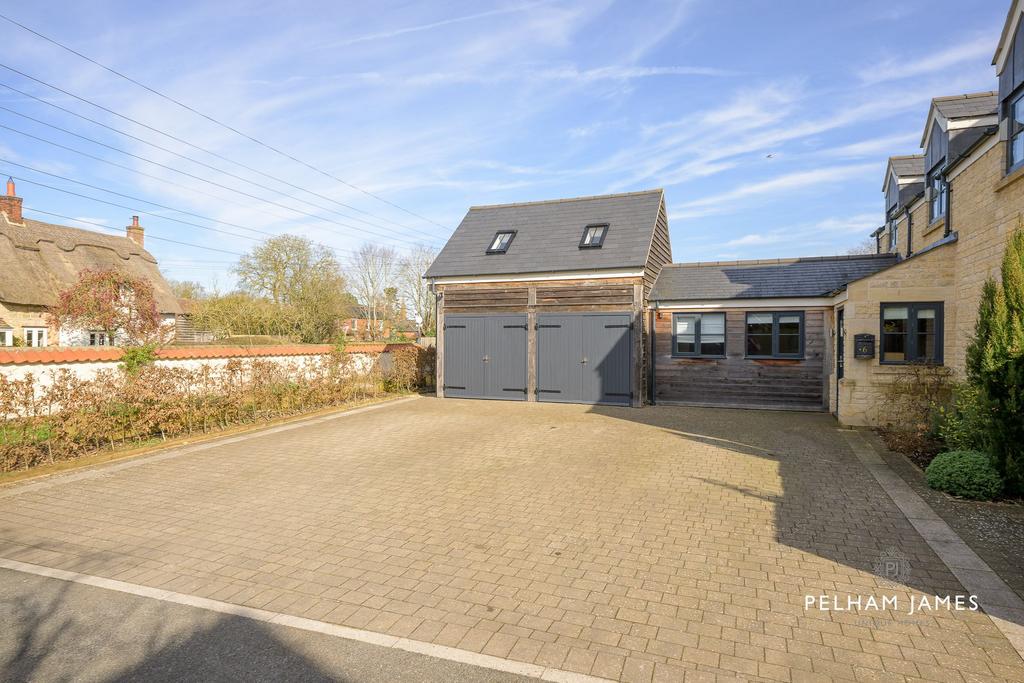 Studio, Double Garage and Driveway, 6 Cold...