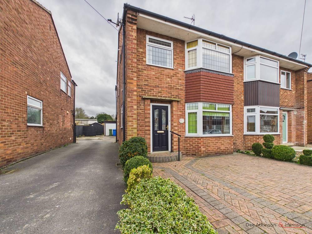 3 Bedroom House - semi-detached for Sale