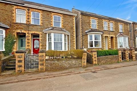 3 bedroom semi-detached house for sale - Llanharan, Pontyclun CF72