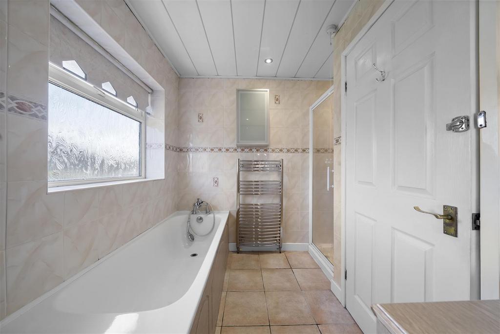 Bathroom1.JPG