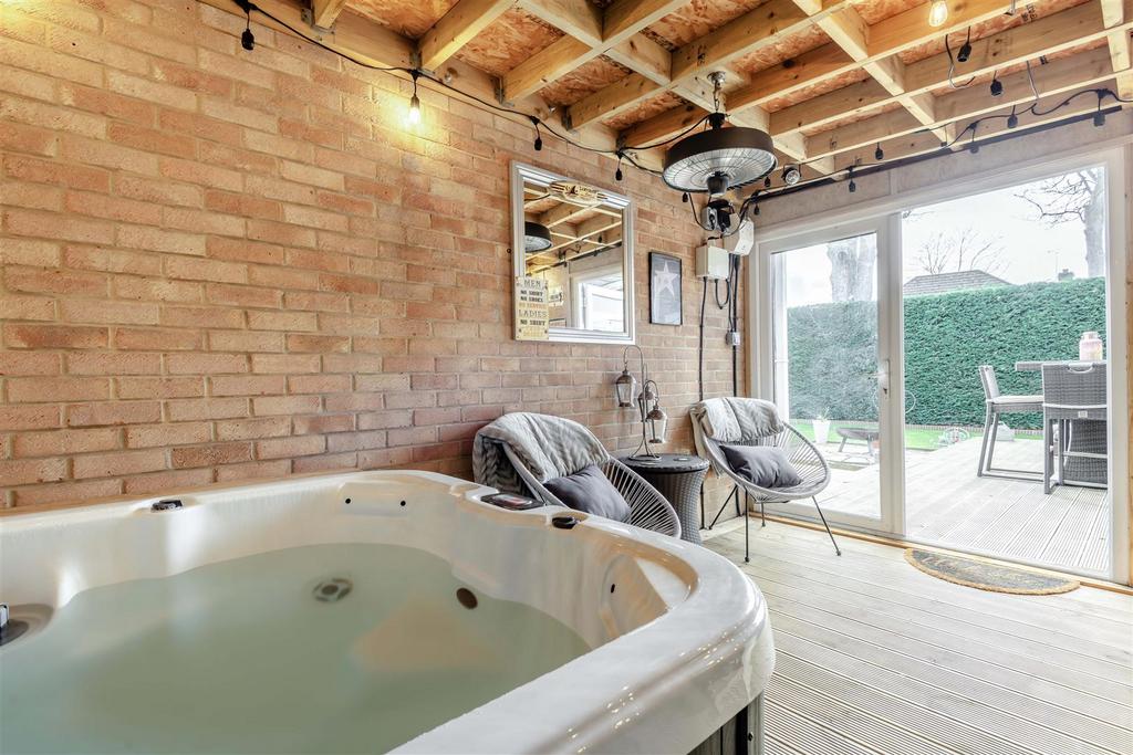 8680809-interior13.jpg