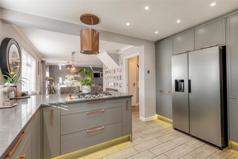 5 bedroom detached house for sale, Carroll Gardens, Larkfield, Aylesford