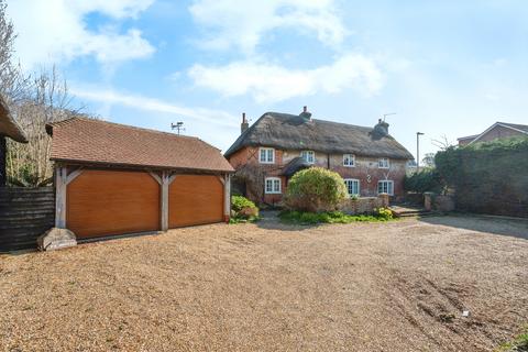 4 bedroom detached house for sale - Beach Road, Hayling Island, PO11