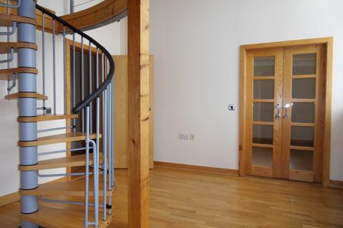 undefined, College Street, Merchant City, Glasgow, G1