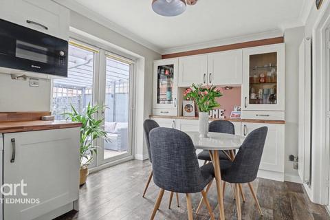 3 bedroom detached house for sale, Snowdrop Close, Bury St Edmunds