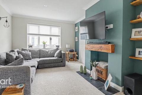 3 bedroom detached house for sale, Snowdrop Close, Bury St Edmunds
