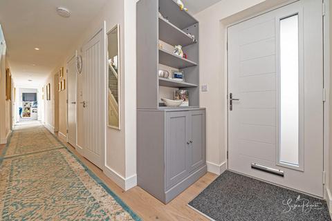 4 bedroom detached house for sale, Wishing Well Close, Ryde