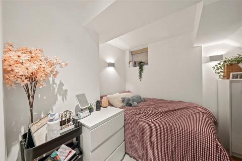 undefined, Hunter Road, Guildford