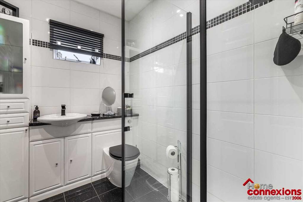 En-Suite (2)