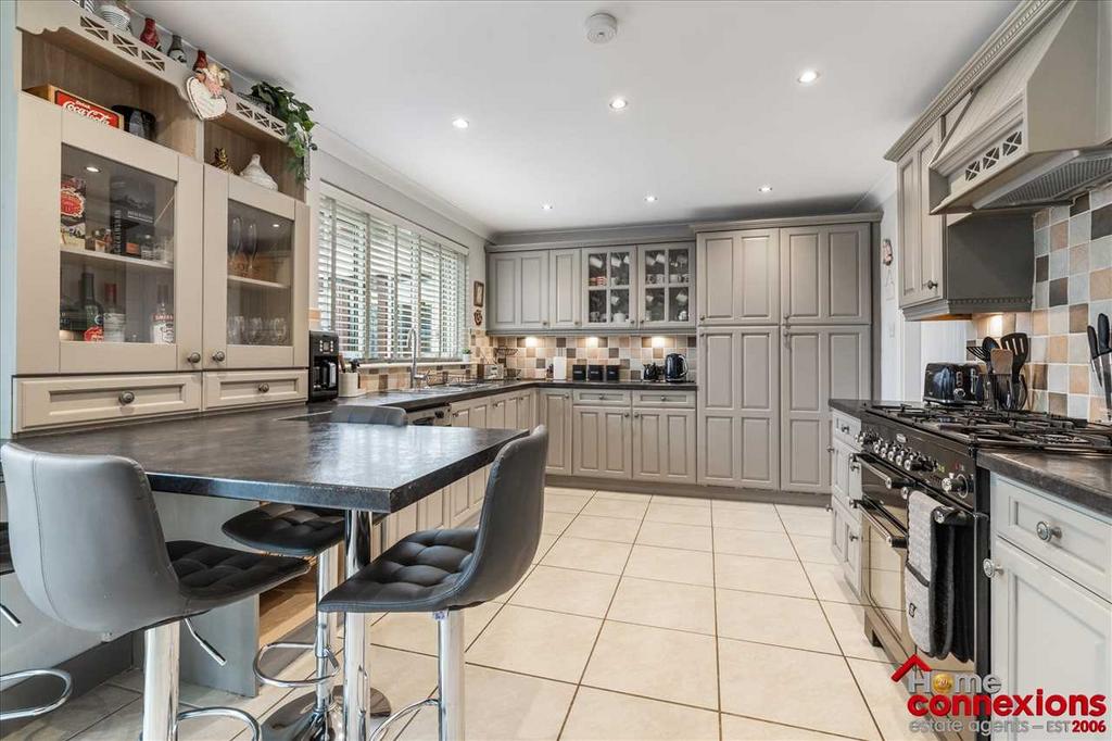 Breakfasting Kitchen