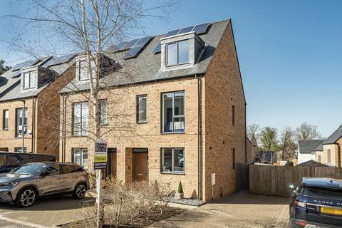Paxton Grove, Coulsdon CR5