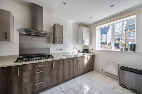 undefined, Paxton Grove, Coulsdon CR5
