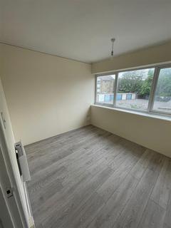 2 bedroom flat to rent, Footscray High Street, Sidcup