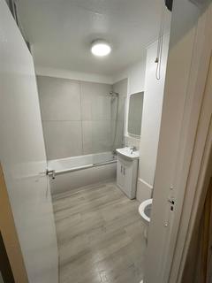 2 bedroom flat to rent, Footscray High Street, Sidcup