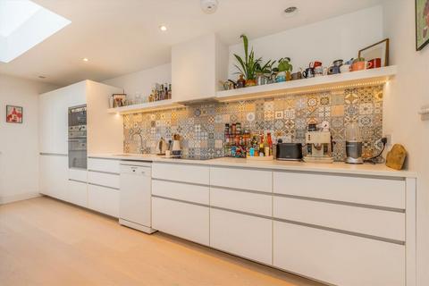 3 bedroom flat for sale, Greswell Street, London SW6