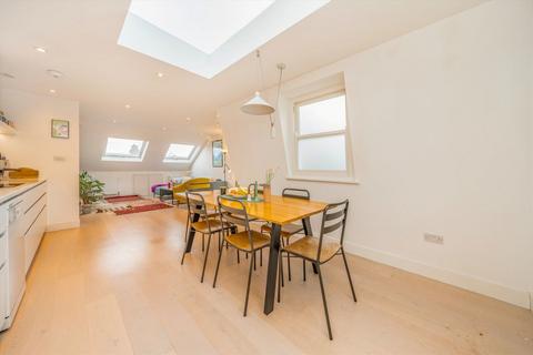 3 bedroom flat for sale, Greswell Street, London SW6