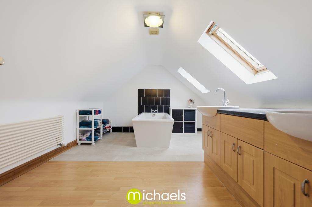 En-Suite Bathroom
