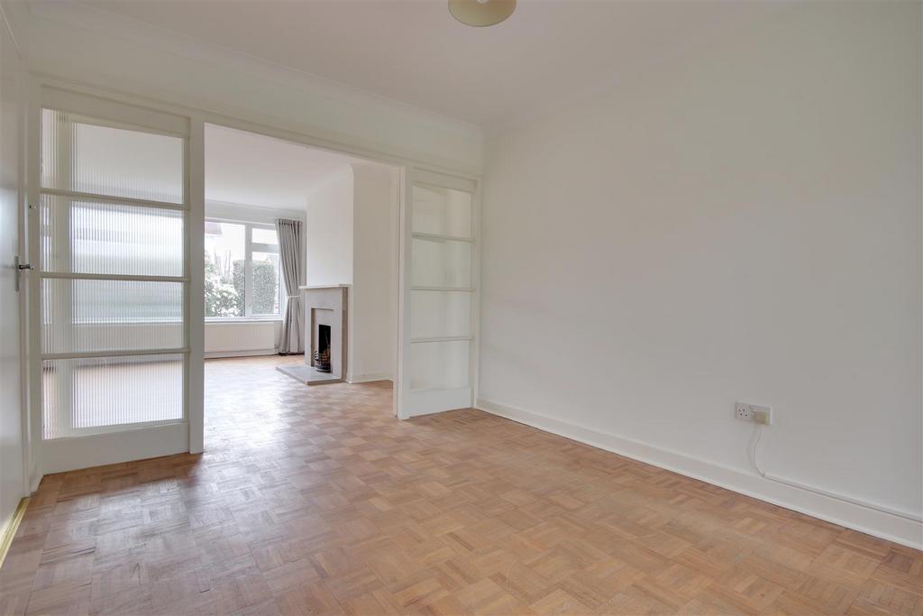 Dining room 4.jpg