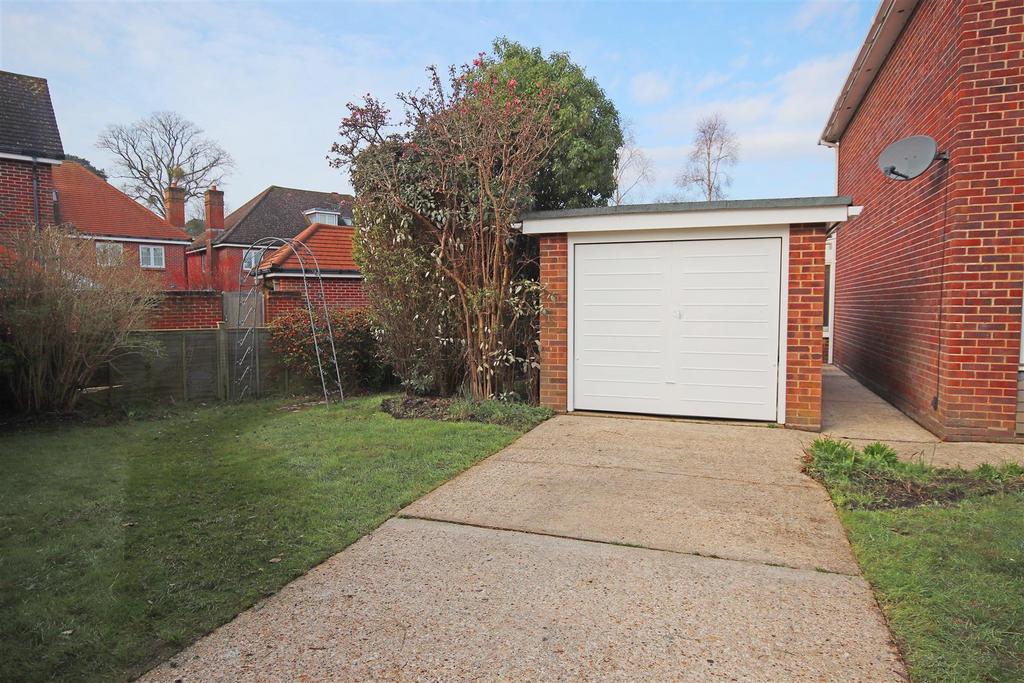 Garage 2.jpg