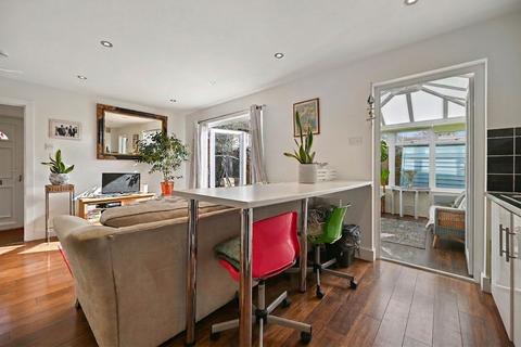 1 bedroom semi-detached house for sale, Rabournmead Drive, Northolt, UB5