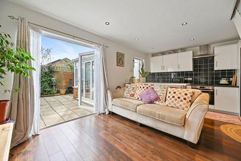 1 bedroom semi-detached house for sale, Rabournmead Drive, Northolt, UB5