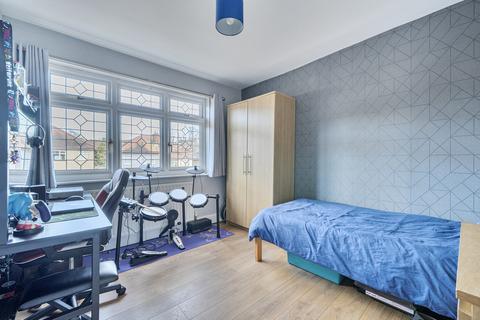 4 bedroom semi-detached house for sale, Clockhouse Lane, Collier Row, RM5