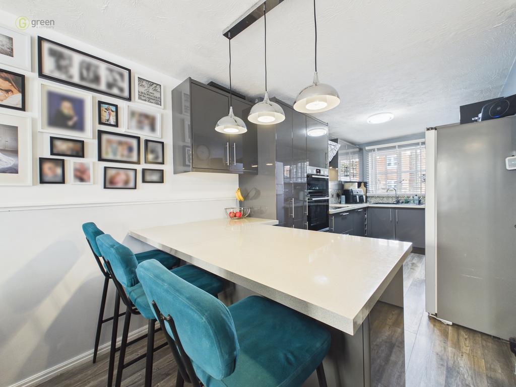 Cam01698g0pr0169still009