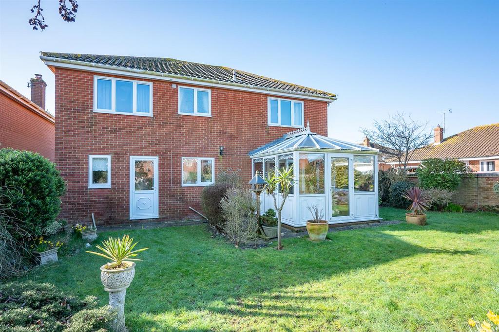16 Lancaster Rose,Mundesley-2.jpg