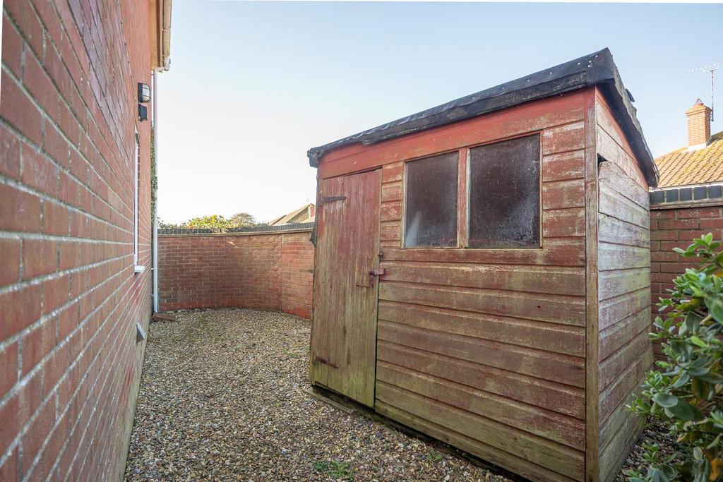 16 Lancaster Rose,Mundesley-3.jpg