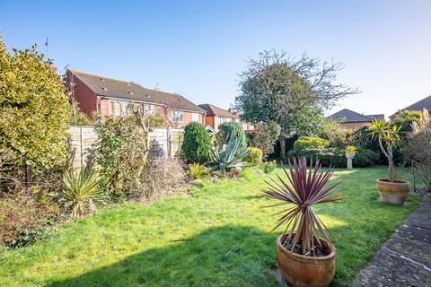 4 bedroom detached house for sale, Lancaster Rise, Mundesley, Norwich
