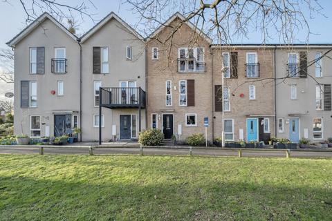 Austin Way, Bracknell, Berkshire