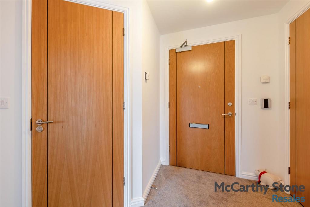 8681842-interior07.jpg