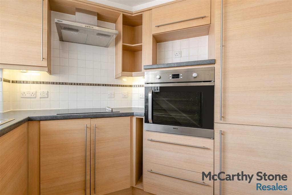 8681842-interior06.jpg