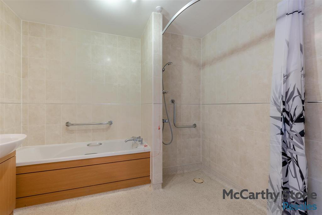 8681842-interior11.jpg