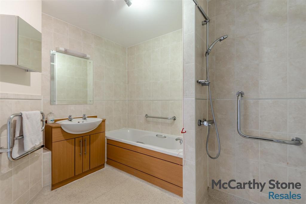 8681842-interior12.jpg