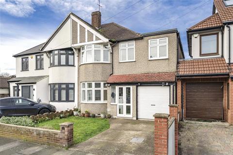 Cheyne Avenue, Twickenham, TW2