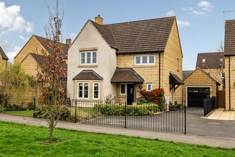 4 bedroom detached house for sale, Barrington Court, Sutton Benger, Chippenham