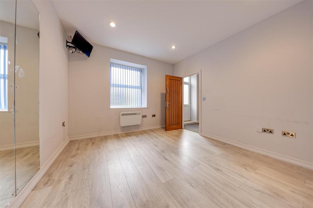 Room 1 Alt