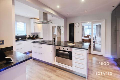 4 bedroom semi-detached house for sale, Lloyd Avenue, Torquay